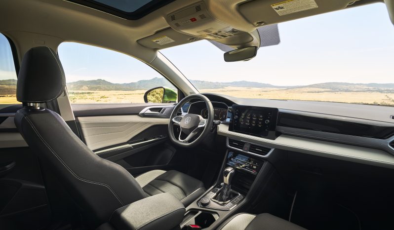 Volkswagen Taos full